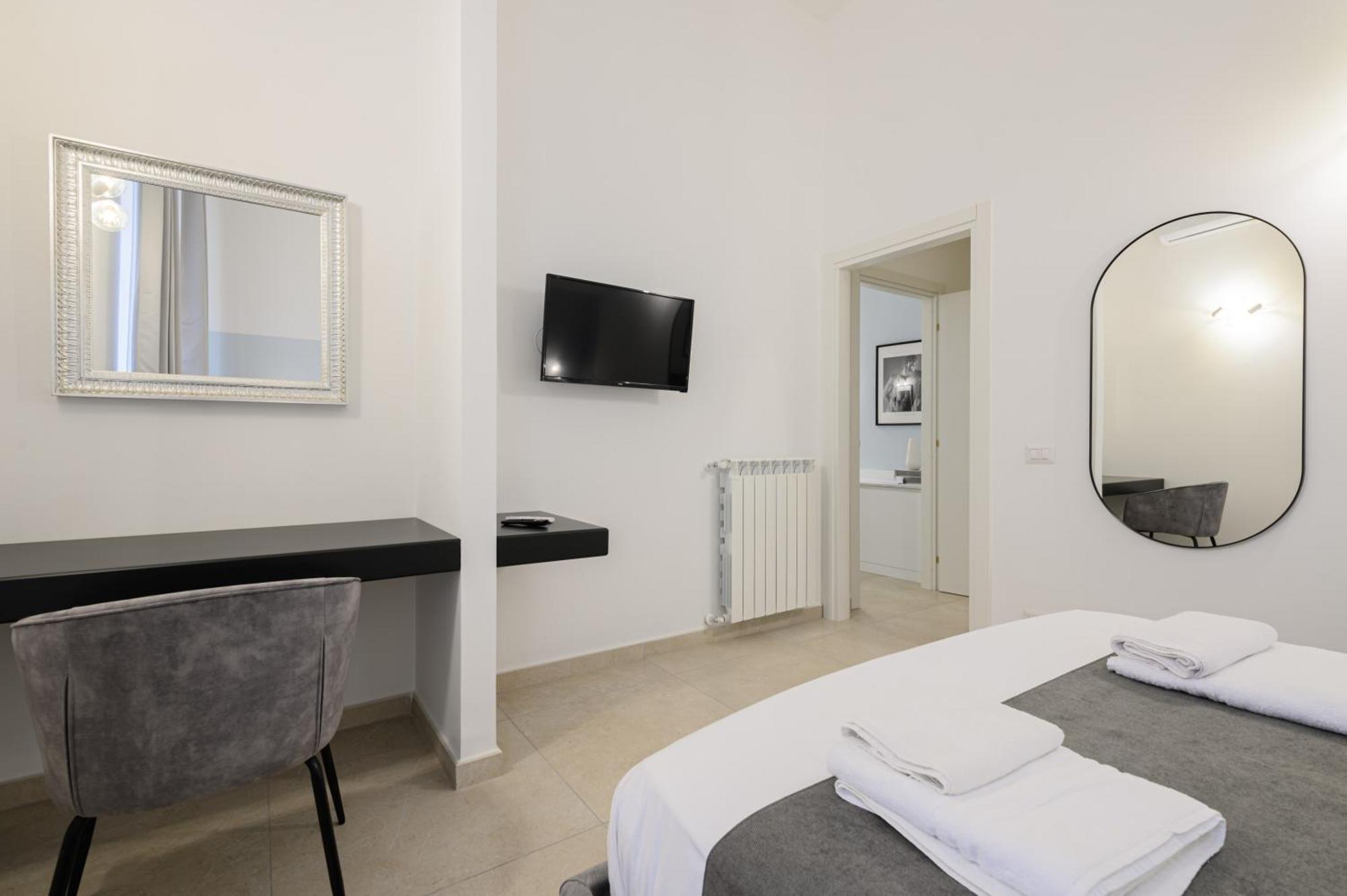 Into Mann Hotel Napoli Bagian luar foto