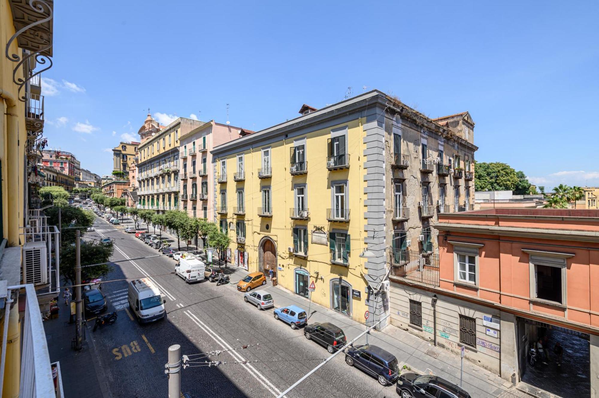 Into Mann Hotel Napoli Bagian luar foto