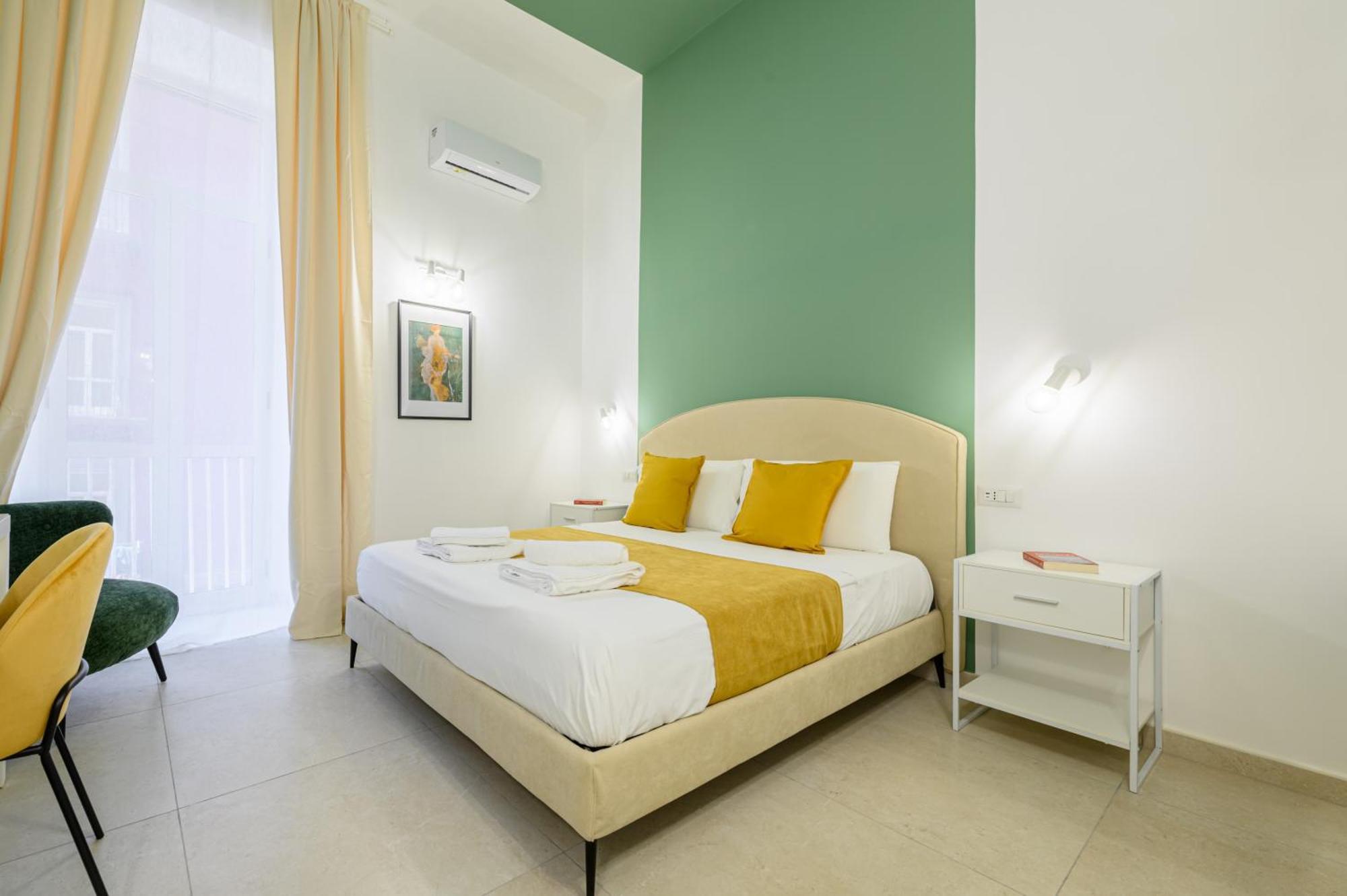 Into Mann Hotel Napoli Bagian luar foto