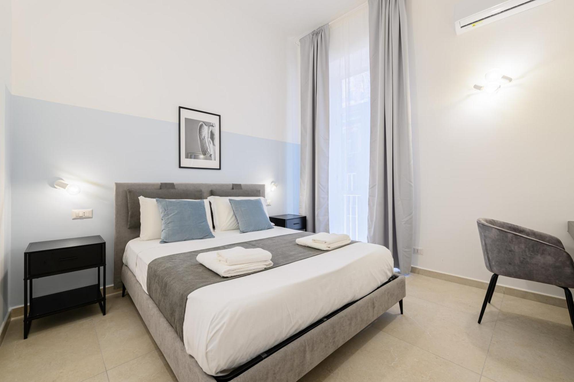 Into Mann Hotel Napoli Bagian luar foto