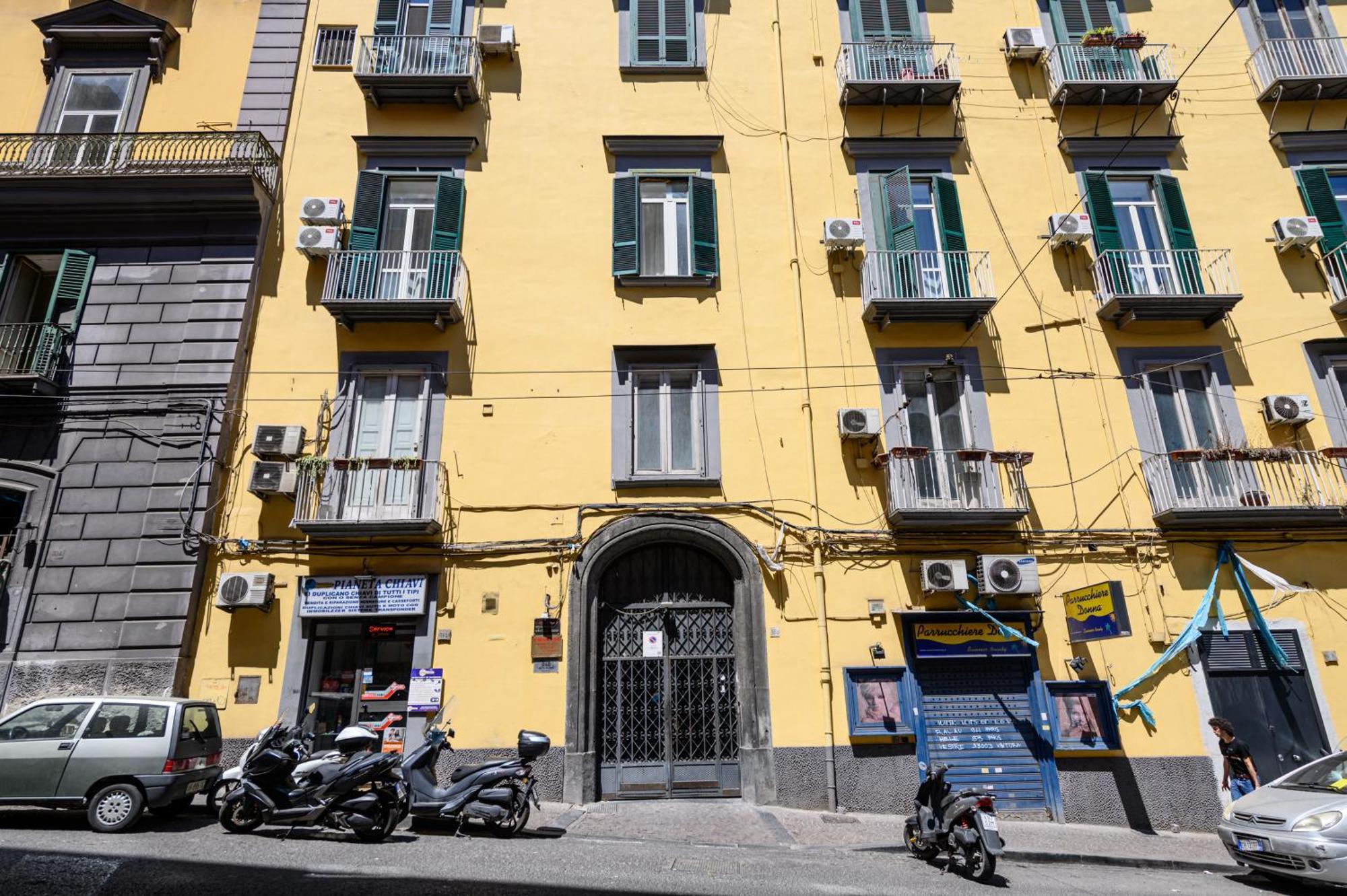 Into Mann Hotel Napoli Bagian luar foto