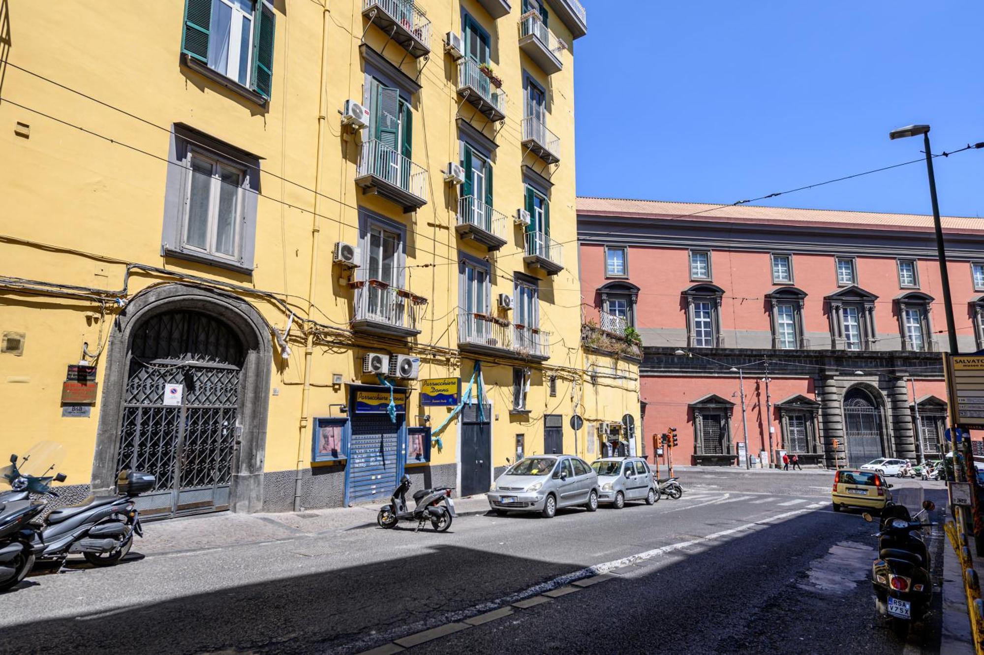 Into Mann Hotel Napoli Bagian luar foto