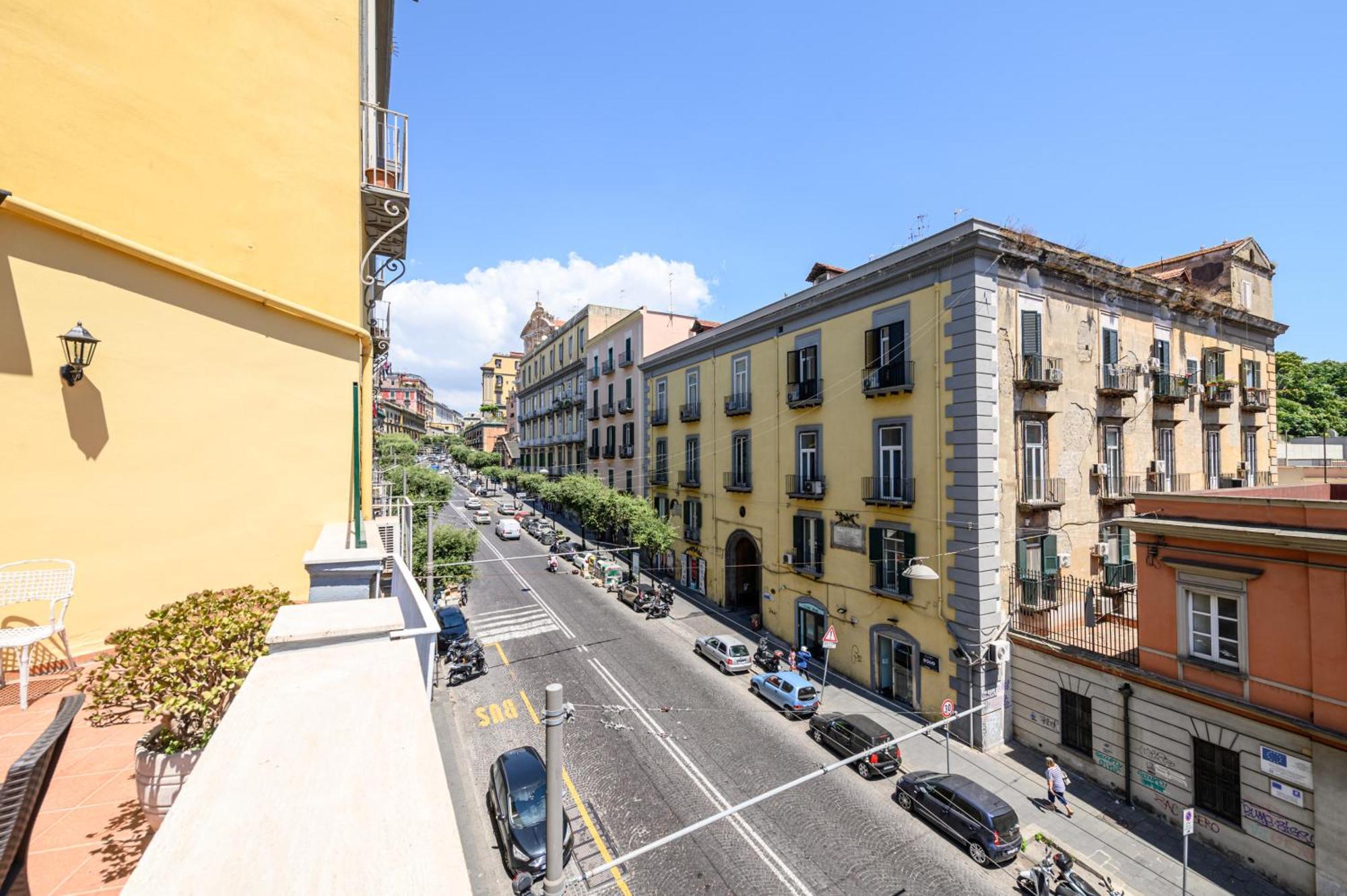 Into Mann Hotel Napoli Bagian luar foto