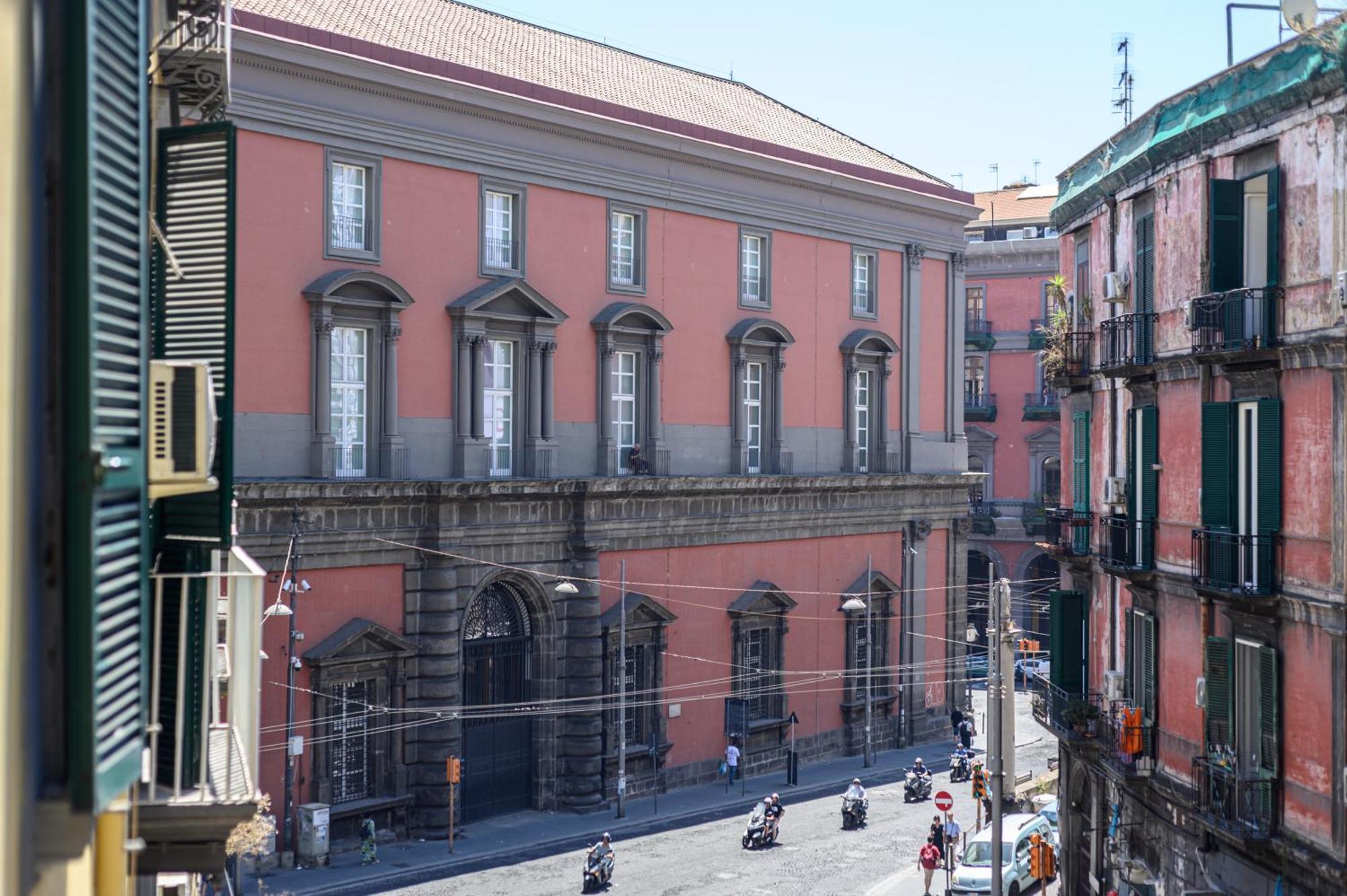 Into Mann Hotel Napoli Bagian luar foto
