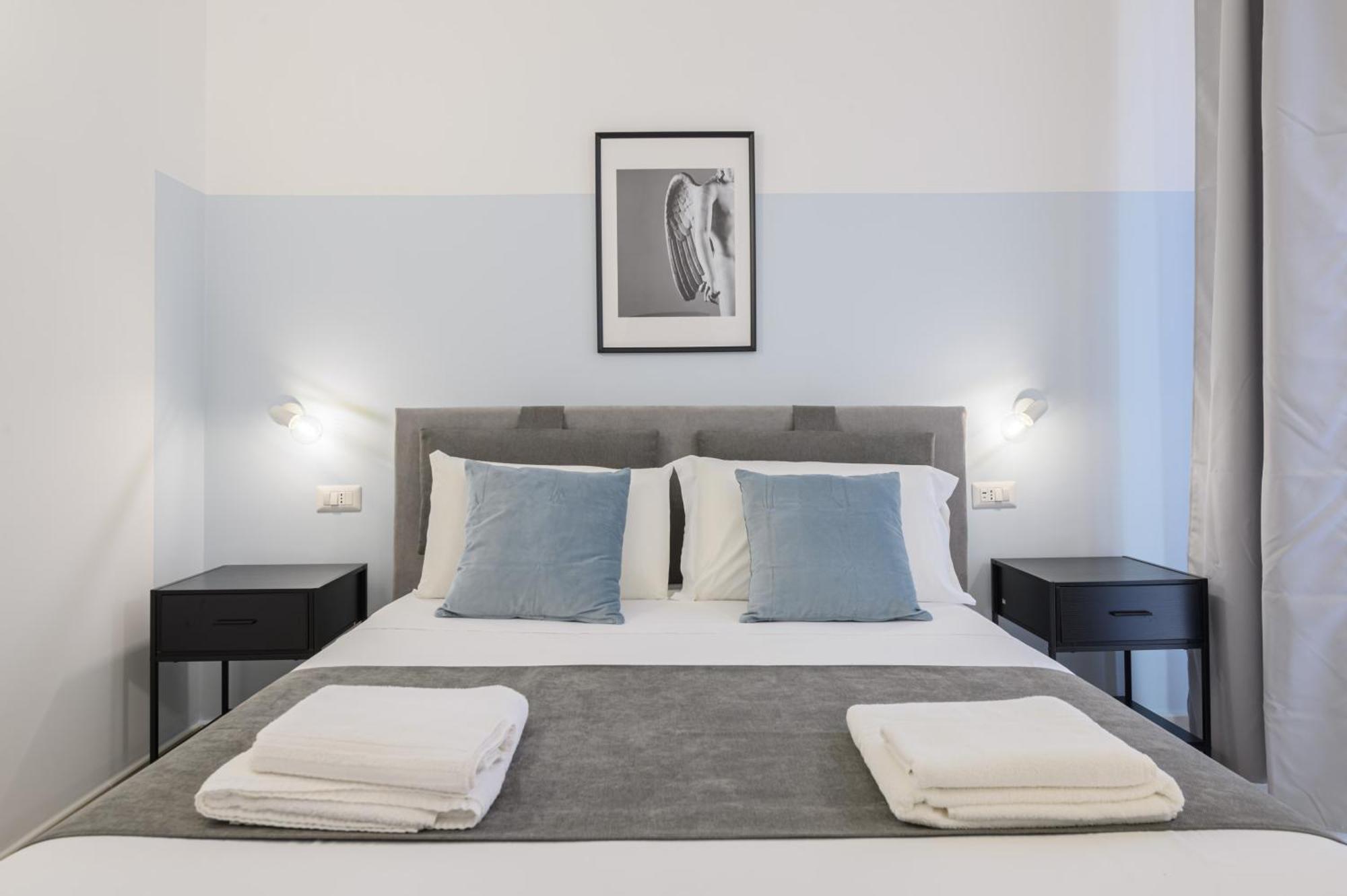 Into Mann Hotel Napoli Bagian luar foto